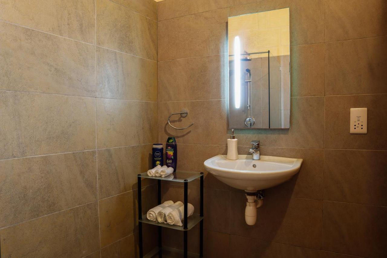Rosehill B&B Шаара Екстер'єр фото