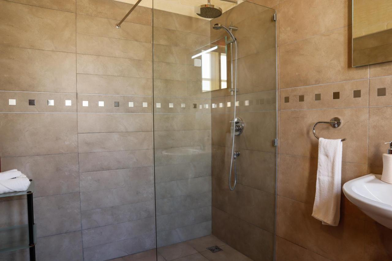Rosehill B&B Шаара Екстер'єр фото